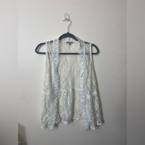 Charlotte Russe sleeveless floral lace cardigan/pull over